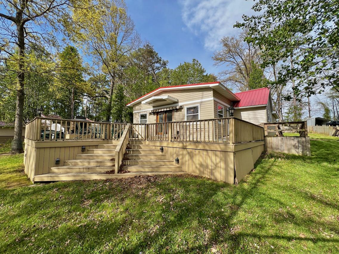 20062 N Shore Ln., West Frankfort, IL 62896