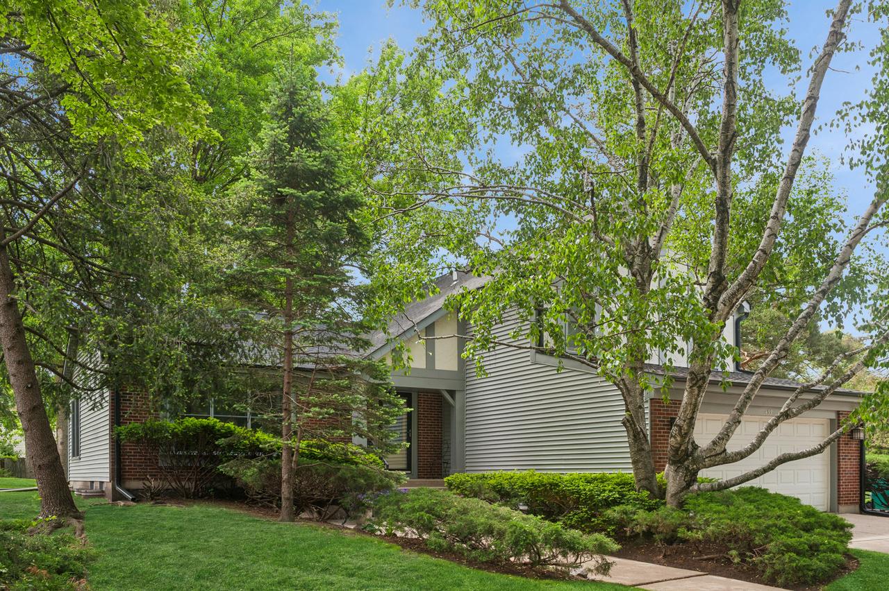 499 Highland Grove Dr., Buffalo Grove, IL 60089