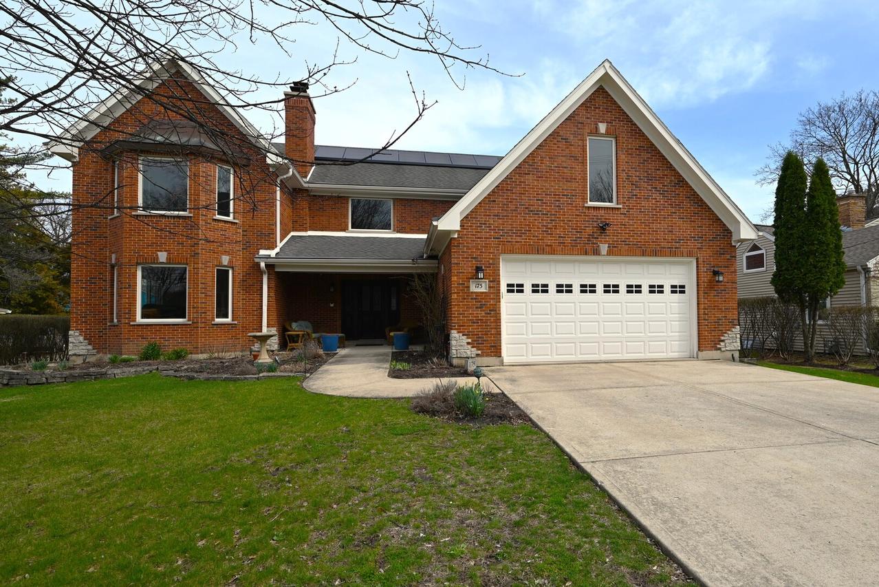 175 Lagoon Dr., Northfield, IL 60093