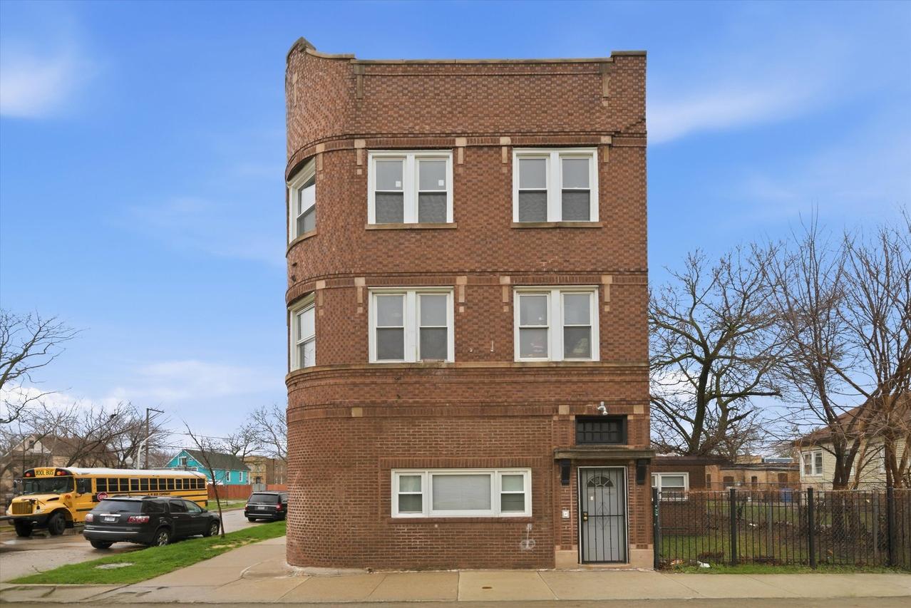 6758 S Hermitage Ave., Chicago, IL 60636