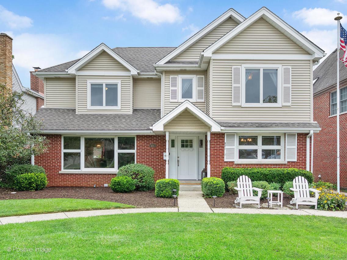 871 S Chatham Ave., Elmhurst, IL 60126