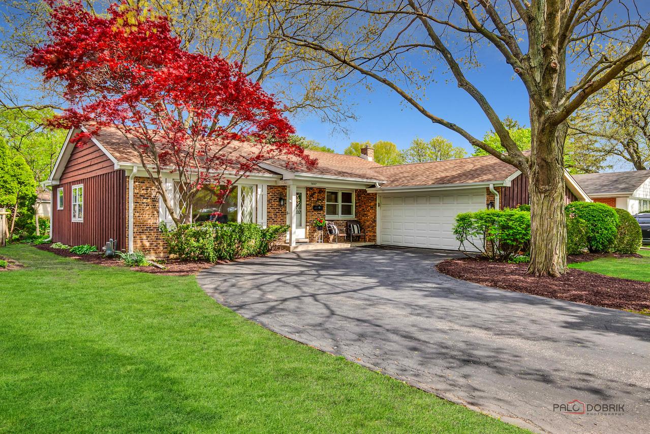 1407 N Douglas Ave., Arlington Heights, IL 60004