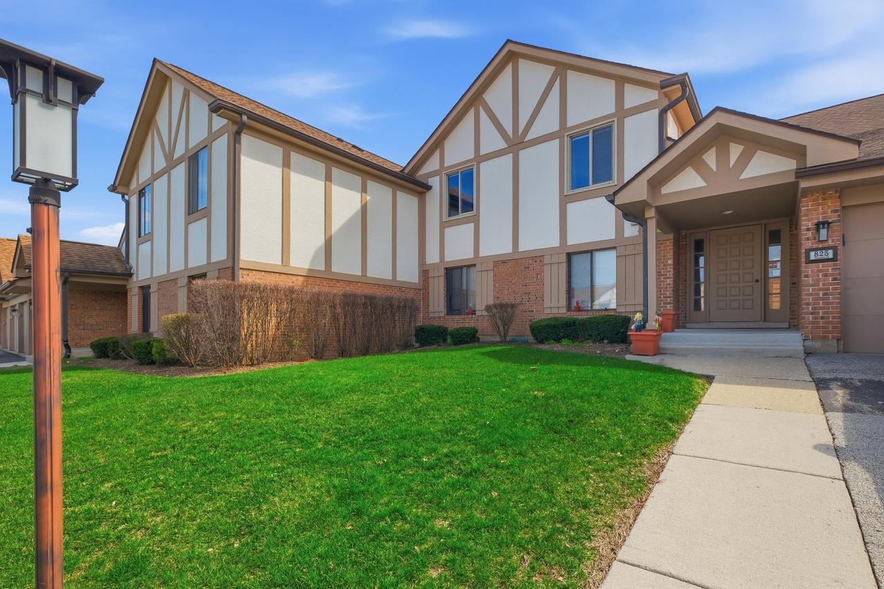 825 Thornton Ct. #2A, Schaumburg, IL 60193