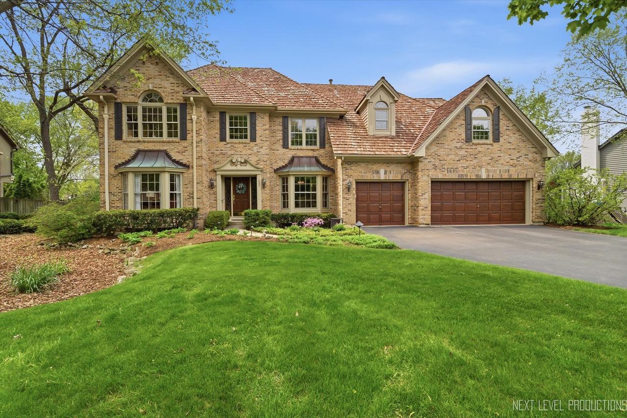 1005 Stonehedge Rd., St. Charles, IL 60174