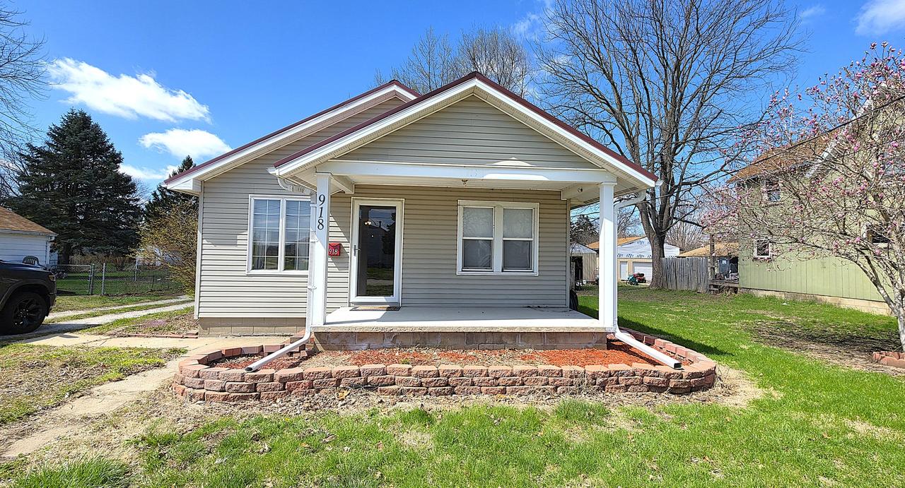 918 N Farnham St., Galesburg, IL 61401