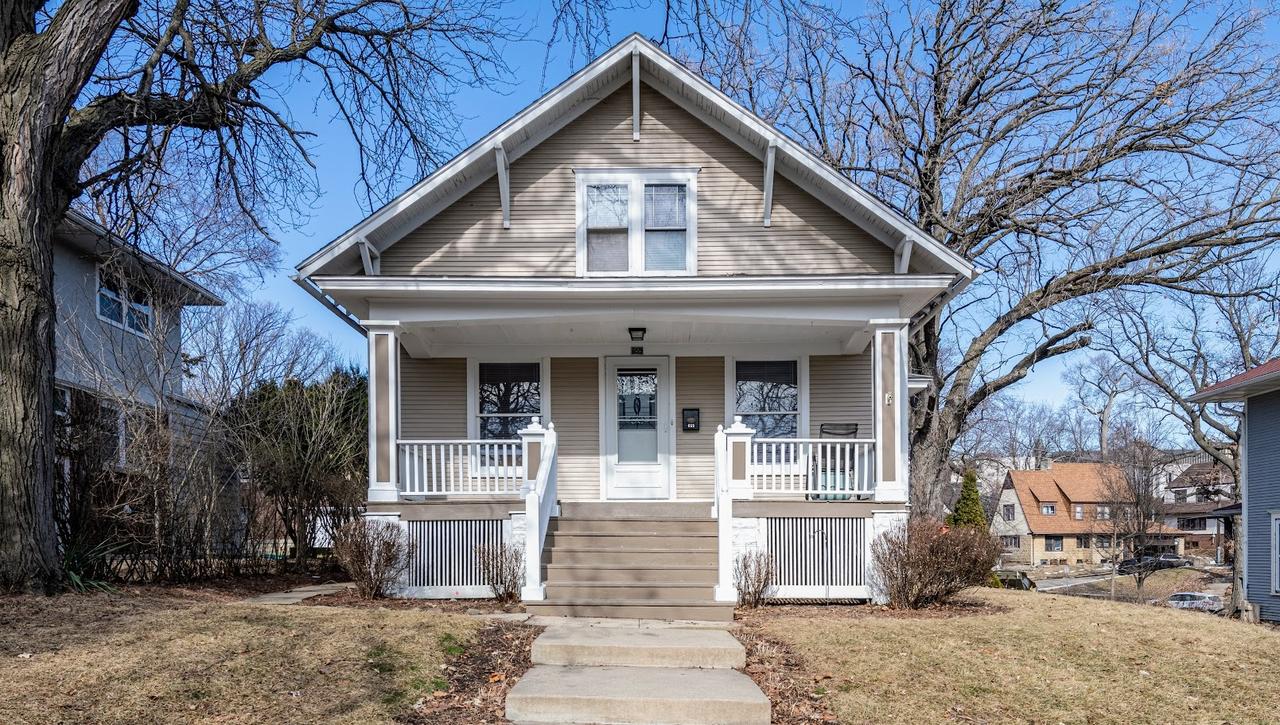 655 Glenwood Ave., Joliet, IL 60435