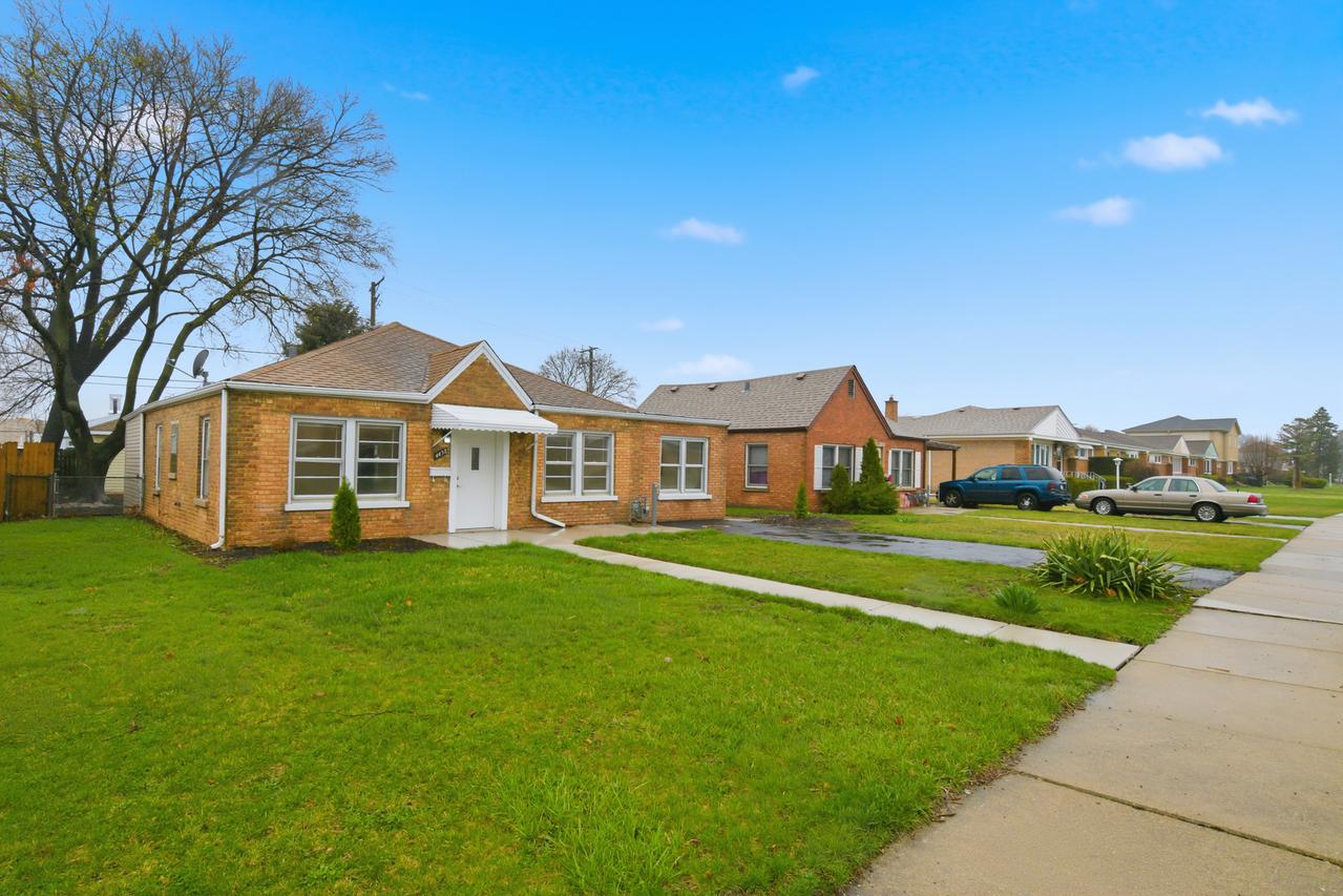 4438 Wesley Ter., Schiller Park, IL 60176