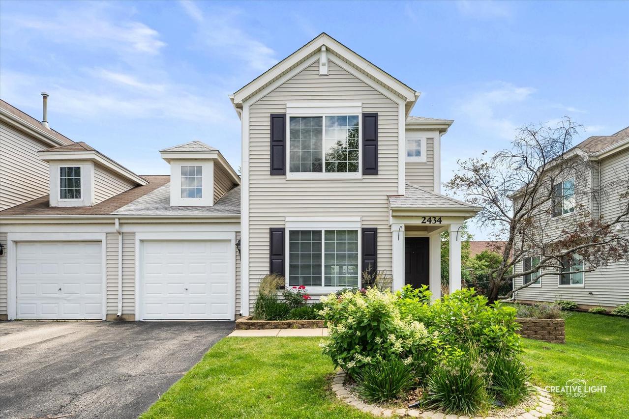 2434 Roxbury Ln., Montgomery, IL 60538