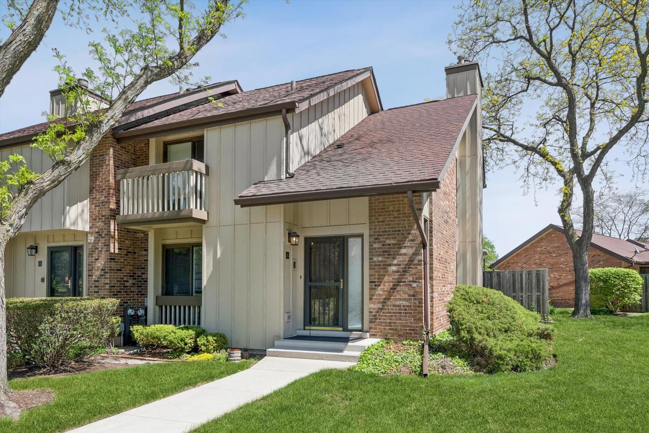 32 Kyle Ct., Willowbrook, IL 60527