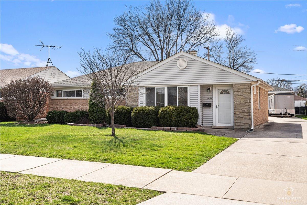 1028 W Villa Dr., Des Plaines, IL 60016