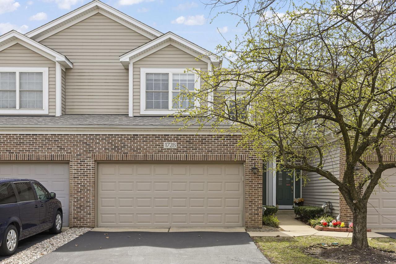 1728 Pershing Ave. #3, Wheaton, IL 60189