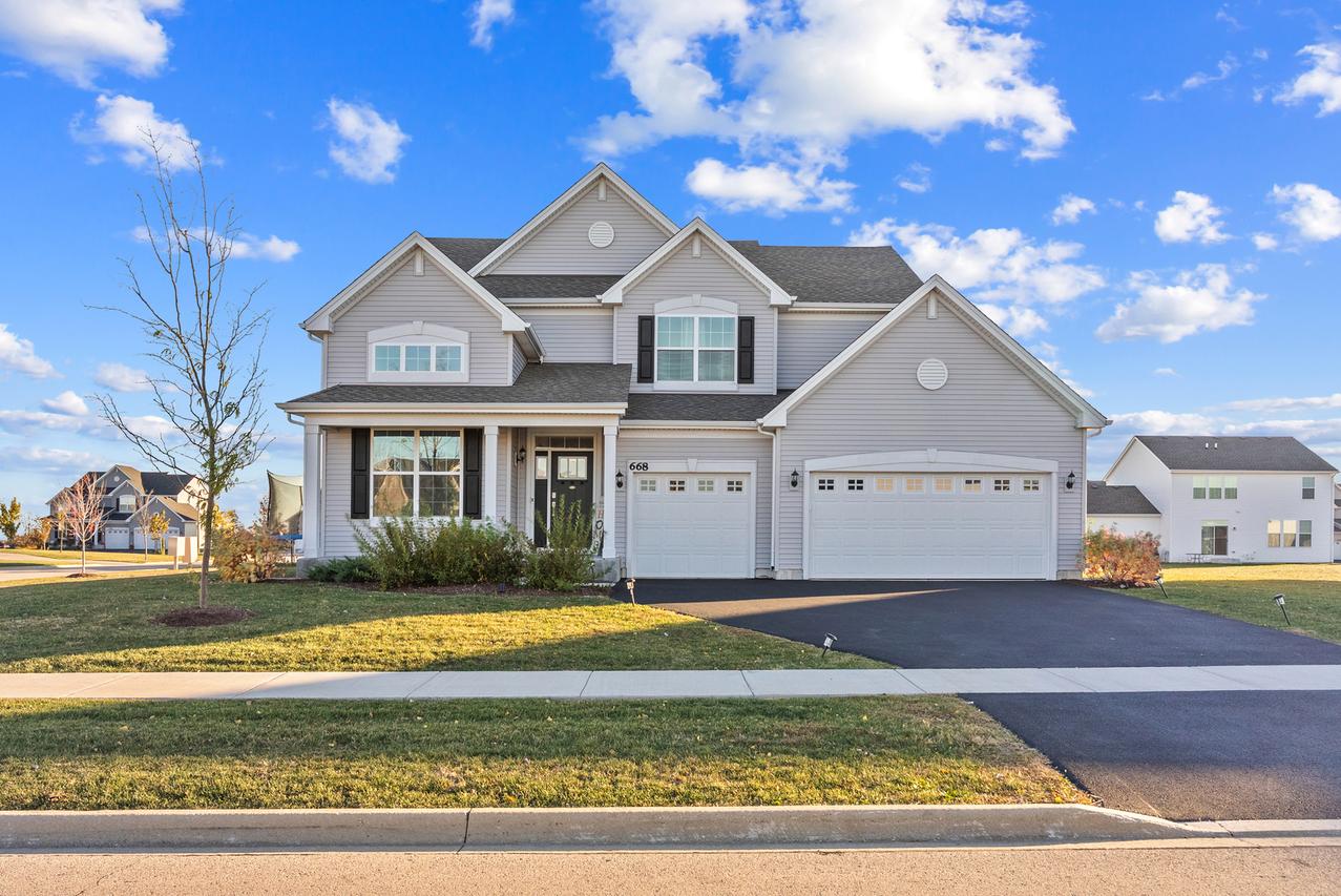 668 Braemore Ln., Yorkville, IL 60560
