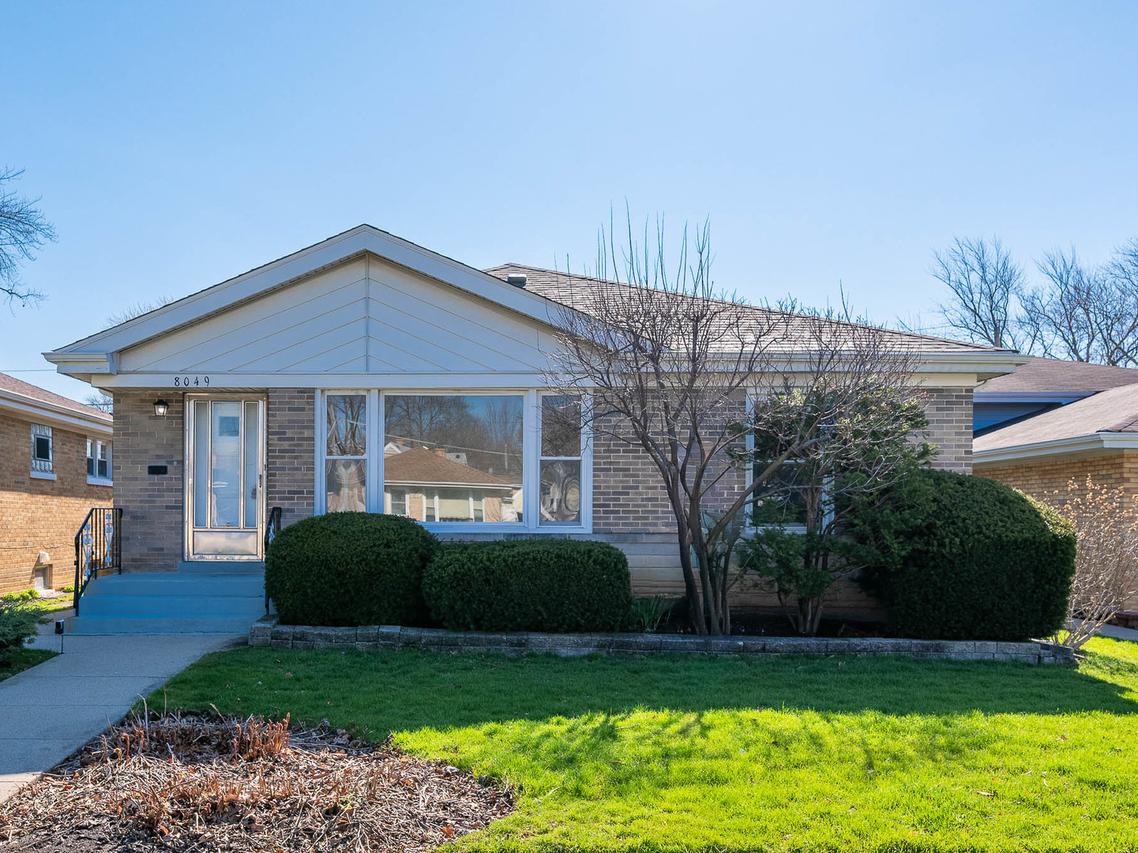 8049 E Prairie Rd., Skokie, IL 60076