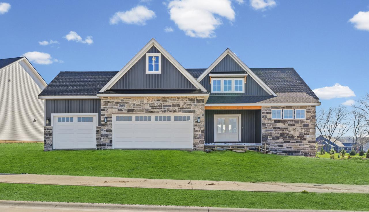 1204 Willowgrove Ln., Mahomet, IL 61853