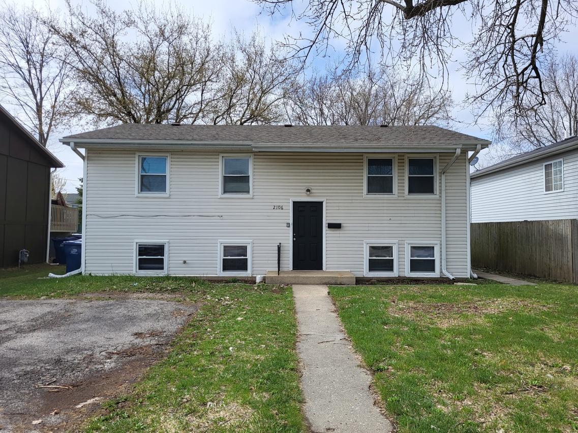 2106 Lewis Ave., North Chicago, IL 60064