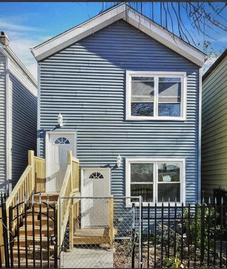 2731 S Whipple St., Chicago, IL 60623