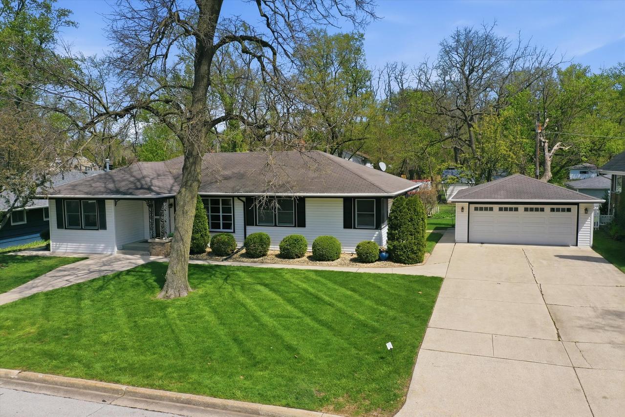 18131 Loomis Ave., Homewood, IL 60430