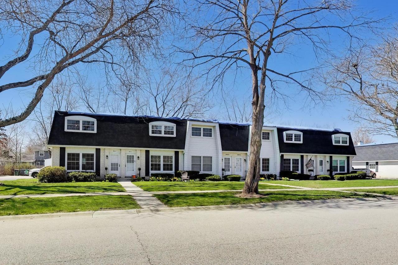 845 Country Club Dr. #F, Libertyville, IL 60048
