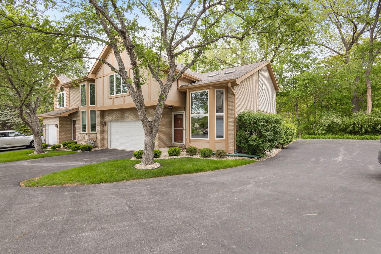 9045 Archer Ave., Willow Springs, IL 60480