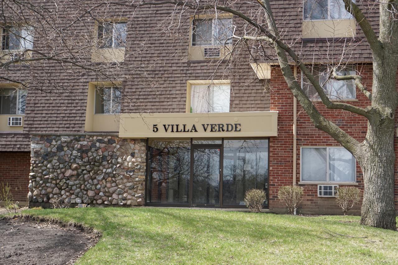 5 Villa Verde Dr. #115, Buffalo Grove, IL 60089