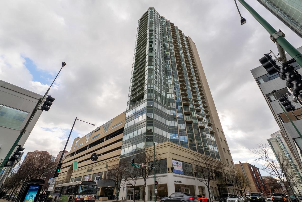 111 W Maple St. #3305, Chicago, IL 60610