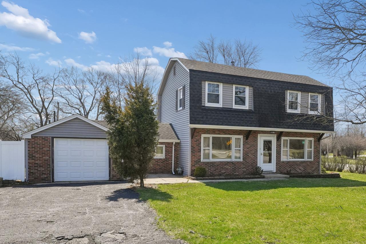 901 E Sunrise Rd., Addison, IL 60101