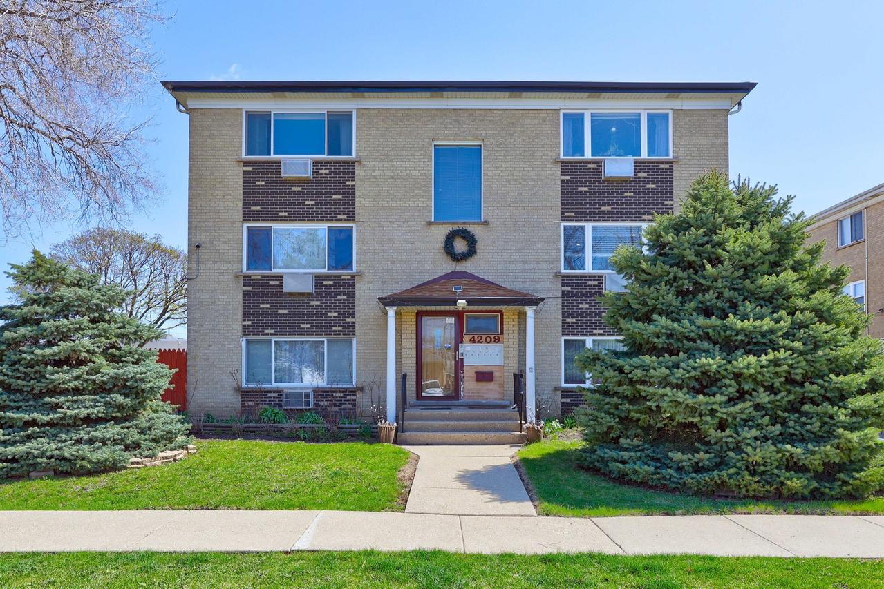 4209 Kolze Ave. #2S, Schiller Park, IL 60176