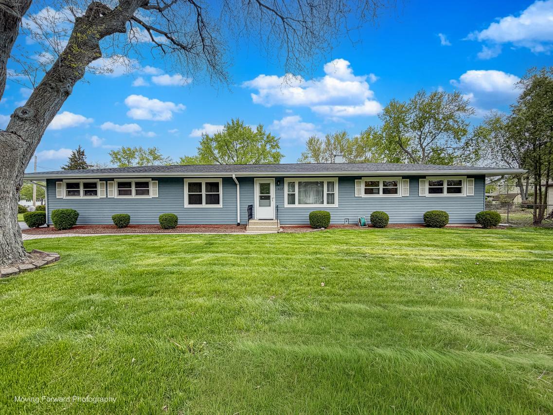 1402 Oakwood Ct., Mchenry, IL 60050