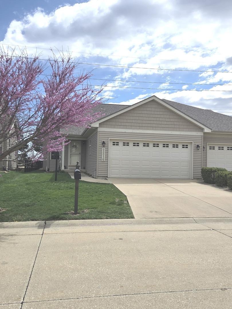 2216 Pebblebrooke Ln., Urbana, IL 61802