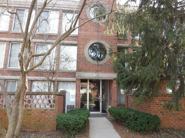 8050 Arbor Ln. #303, Northfield, IL 60093