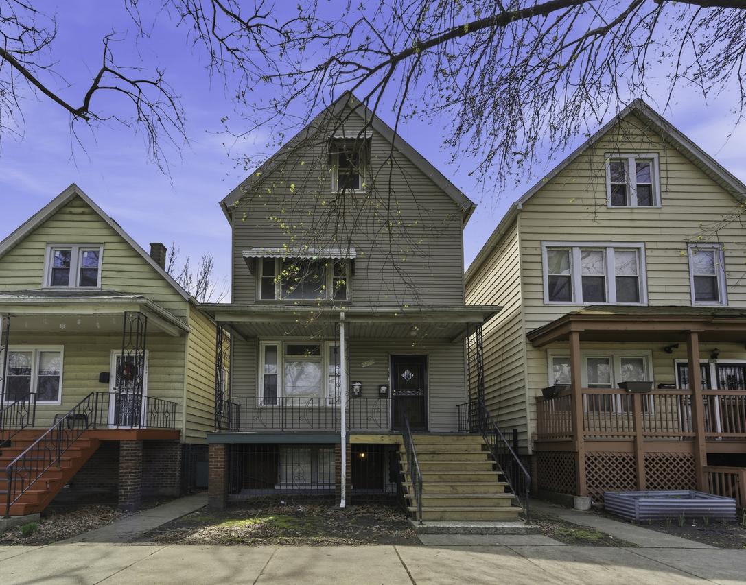 8360 S Baker Ave., Chicago, IL 60617