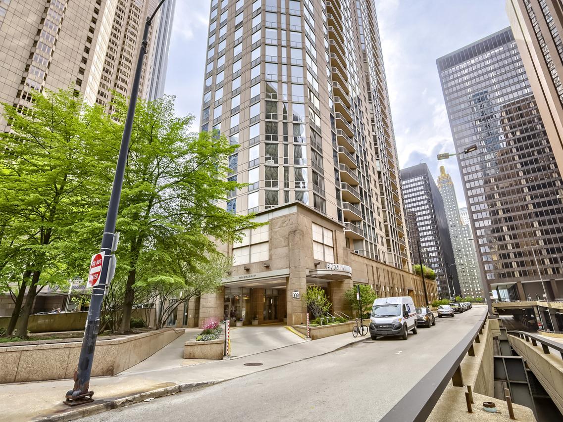 222 N Columbus Dr. #3207, Chicago, IL 60601