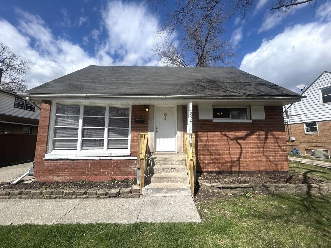 2058 Downey Rd., Homewood, IL 60430
