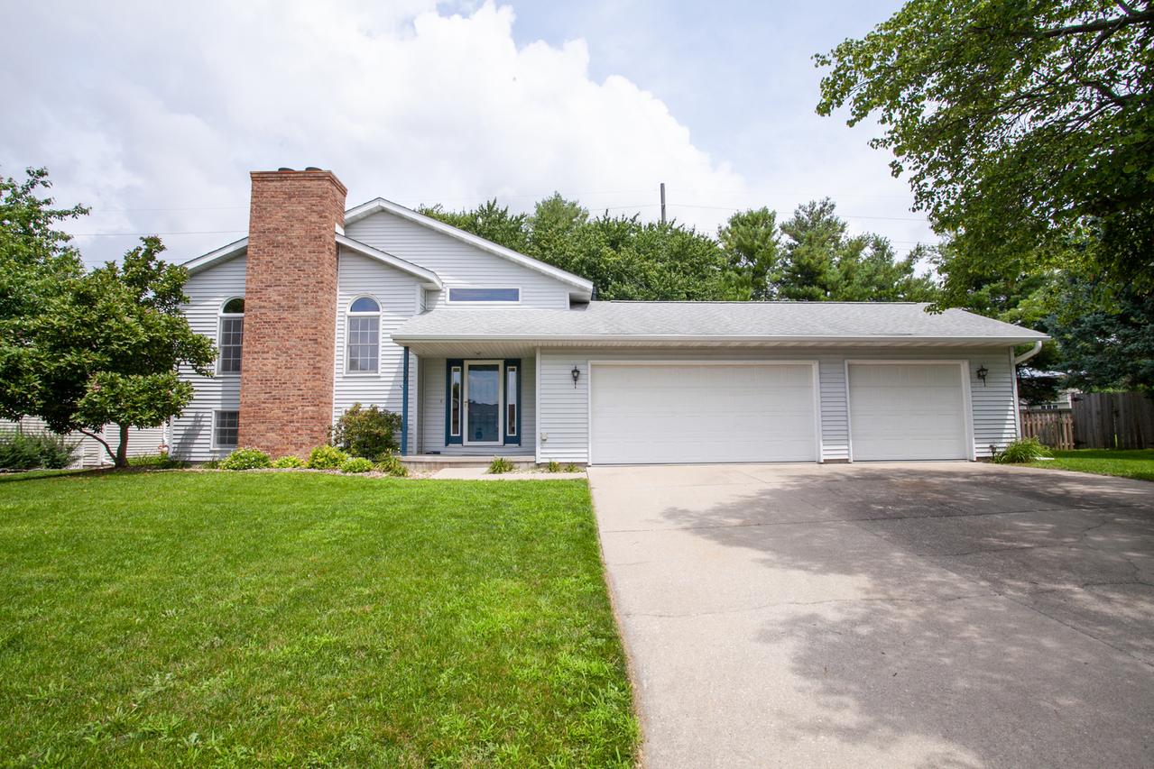 606 Carriage Hills Rd., Normal, IL 61761
