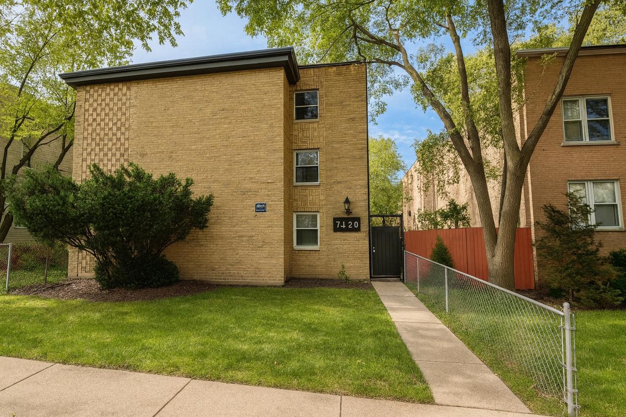 7420 N Winchester Ave. #2A, Chicago, IL 60626