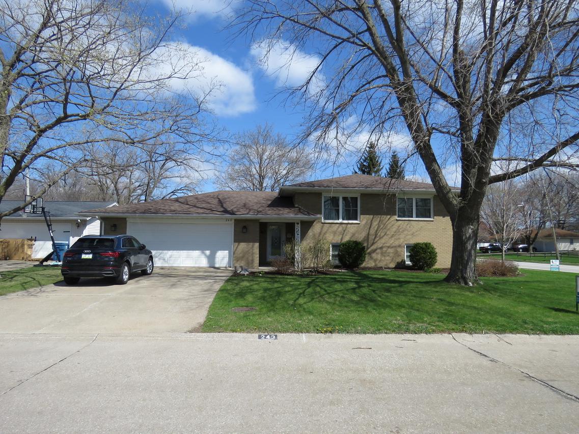 243 37th Ave., East Moline, IL 61244
