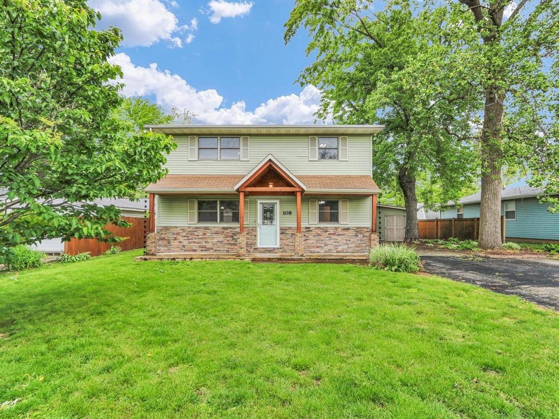 108 W Jackson St., Mahomet, IL 61853