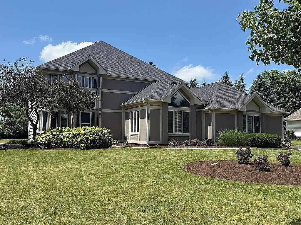 6N274 W Ridgewood Ln., St. Charles, IL 60175