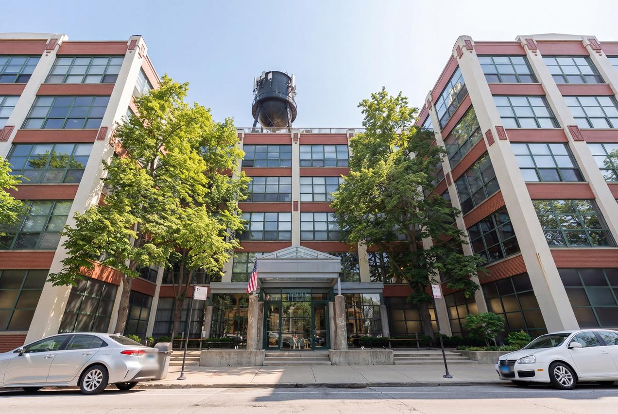1800 W Roscoe St. #316, Chicago, IL 60657