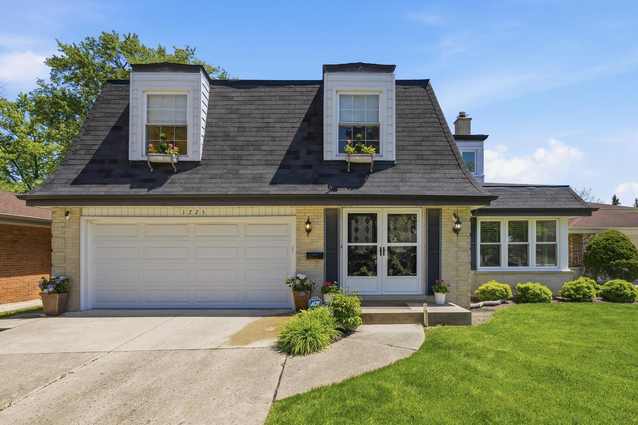 1225 Crain St., Park Ridge, IL 60068