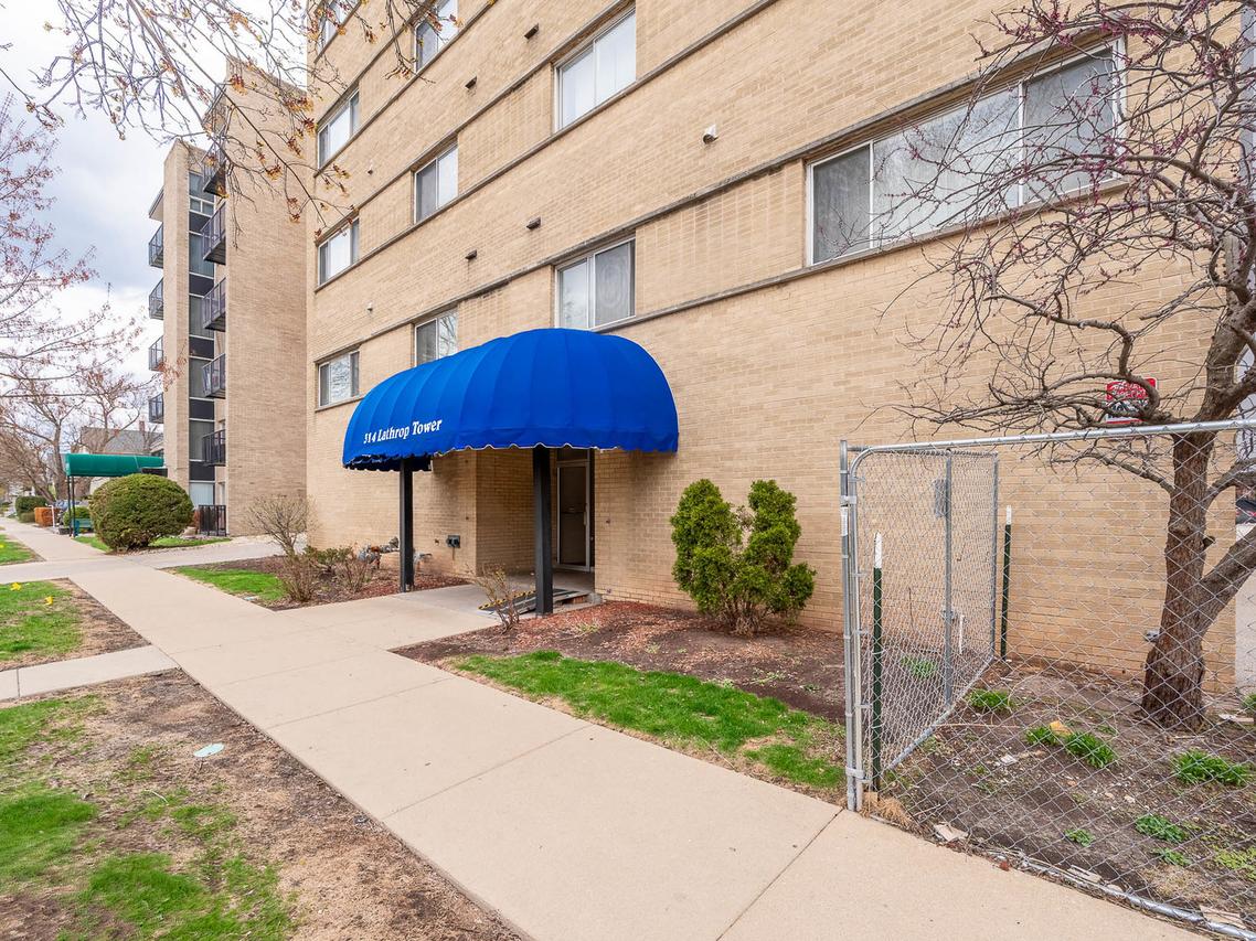 314 Lathrop Ave. #406, Forest Park, IL 60130