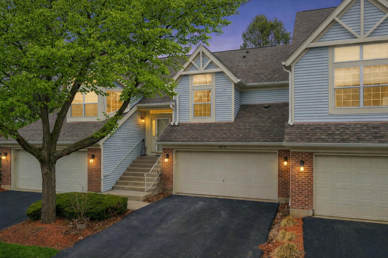 99 Ione Dr. #B, South Elgin, IL 60177