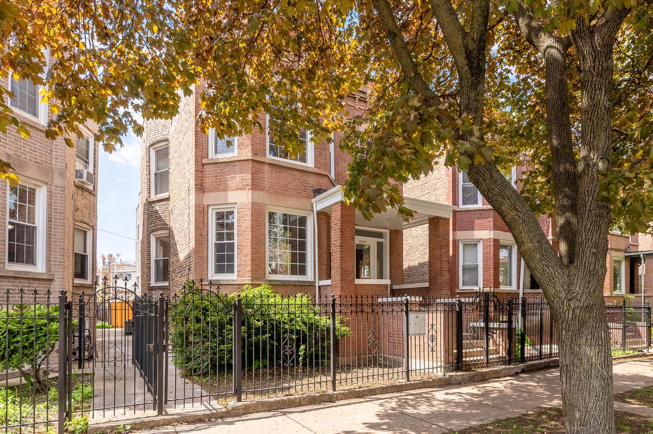 2110 N Avers Ave., Chicago, IL 60647