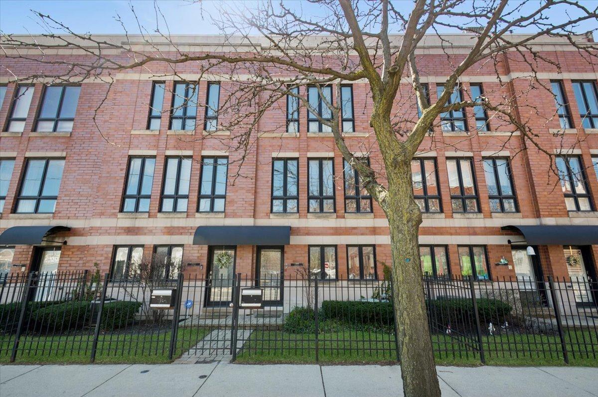 1305 W Belmont Ave., Chicago, IL 60657