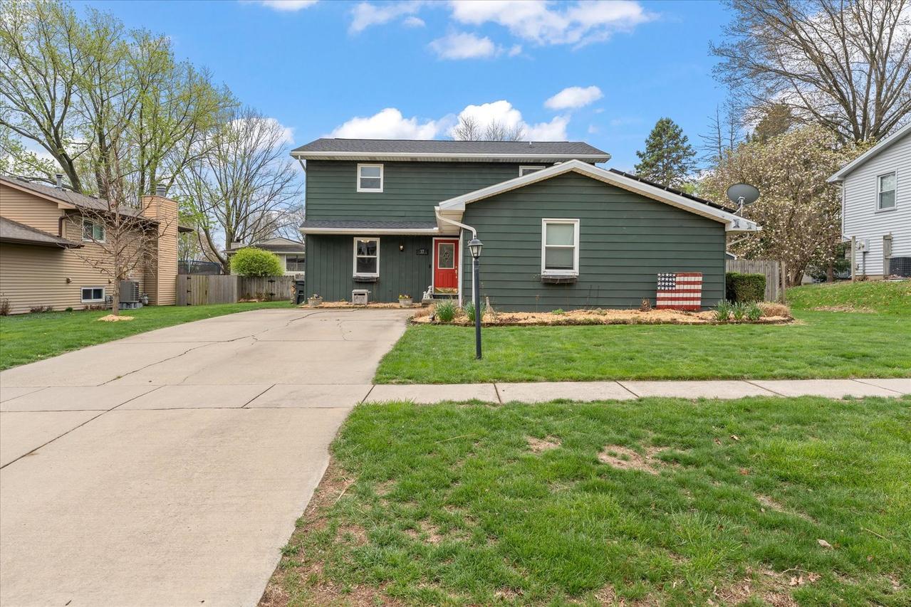 37 Ashley Ln., Champaign, IL 61820