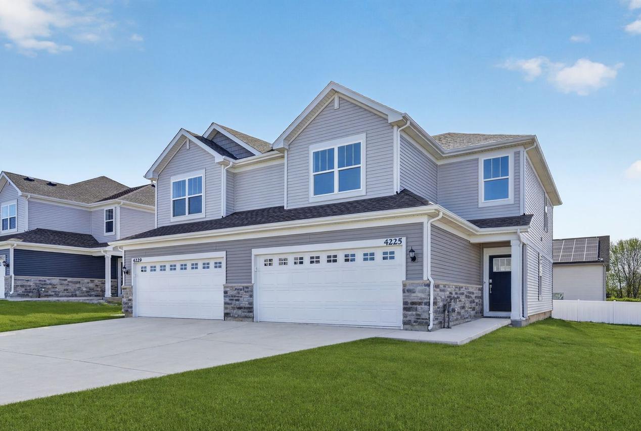 4225 Meadowridge Rd., Woodstock, IL 60098