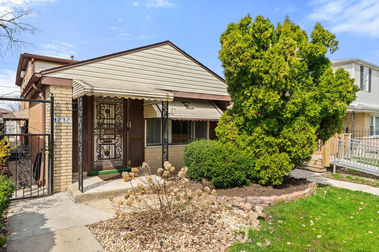 9232 S Eggleston Ave., Chicago, IL 60620