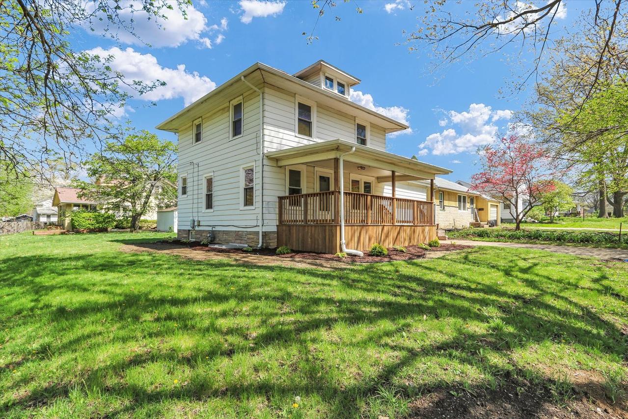 1518 W University Ave., Champaign, IL 61821