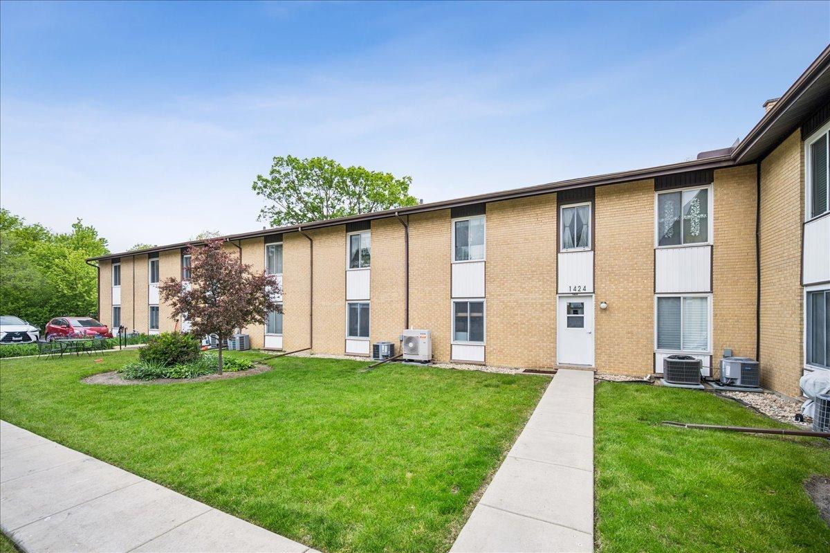 1424 Lehigh Ave. #B1, Glenview, IL 60026