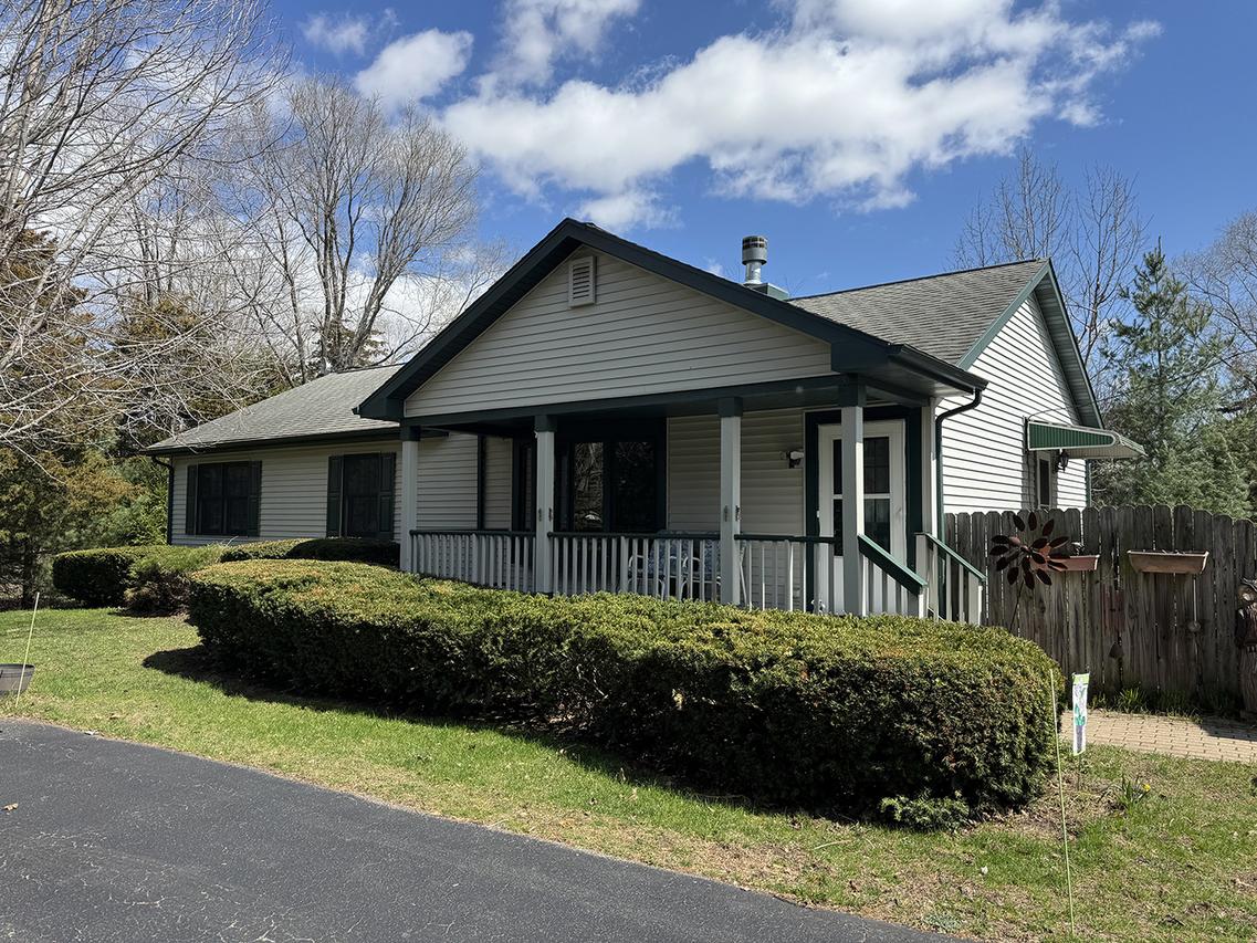 10293 Getz Rd., Mt. Carroll, IL 61053